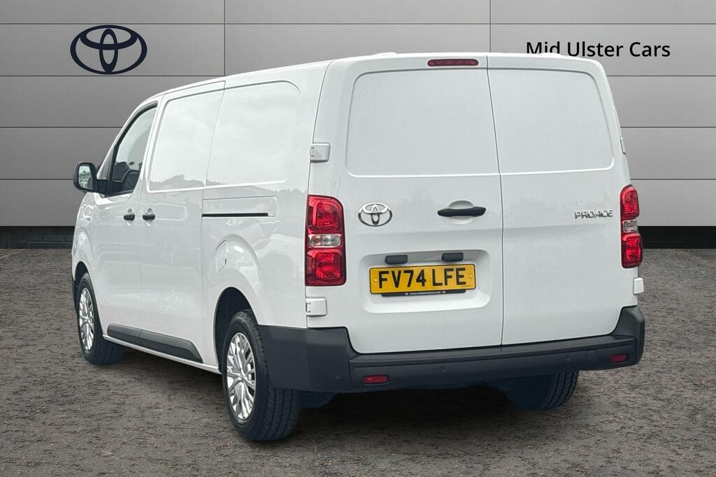Toyota PROACE 2.0D 145 Icon Van FV74LFE White #4