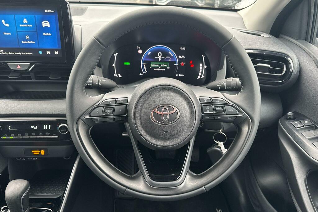 Toyota Yaris 1.5 Hybrid Design Cvt CVZ4553 Grey #6