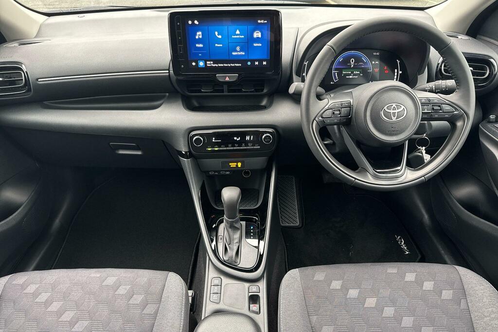 Toyota Yaris 1.5 Hybrid Design Cvt CVZ4553 Grey #5