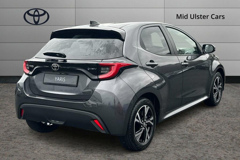 Toyota Yaris 1.5 Hybrid Design Cvt CVZ4553 Grey #2