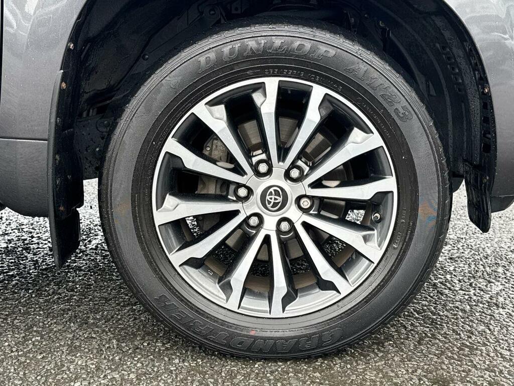 Toyota Land Cruiser 2.8 D-4d 204 Invincible 7 Seats Grey #6
