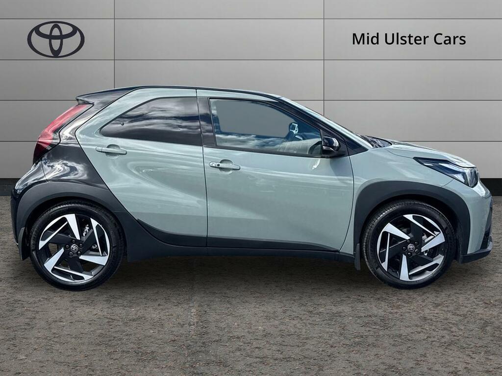 Toyota Aygo X 1.5 Hybrid Design Cvt Green #4