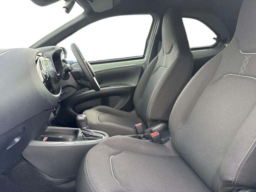 Toyota Aygo X 1.5 Hybrid Design Cvt Green #2
