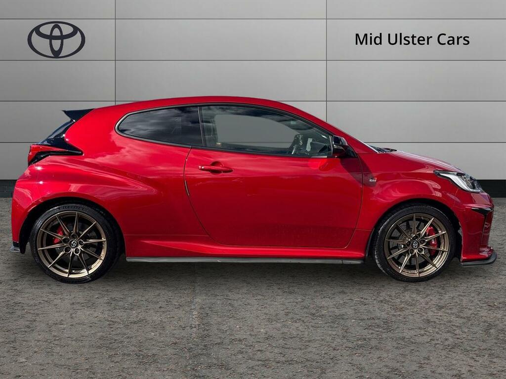 Toyota Yaris 1.6 Awd Circuit Pack UGZ7772 Red #4