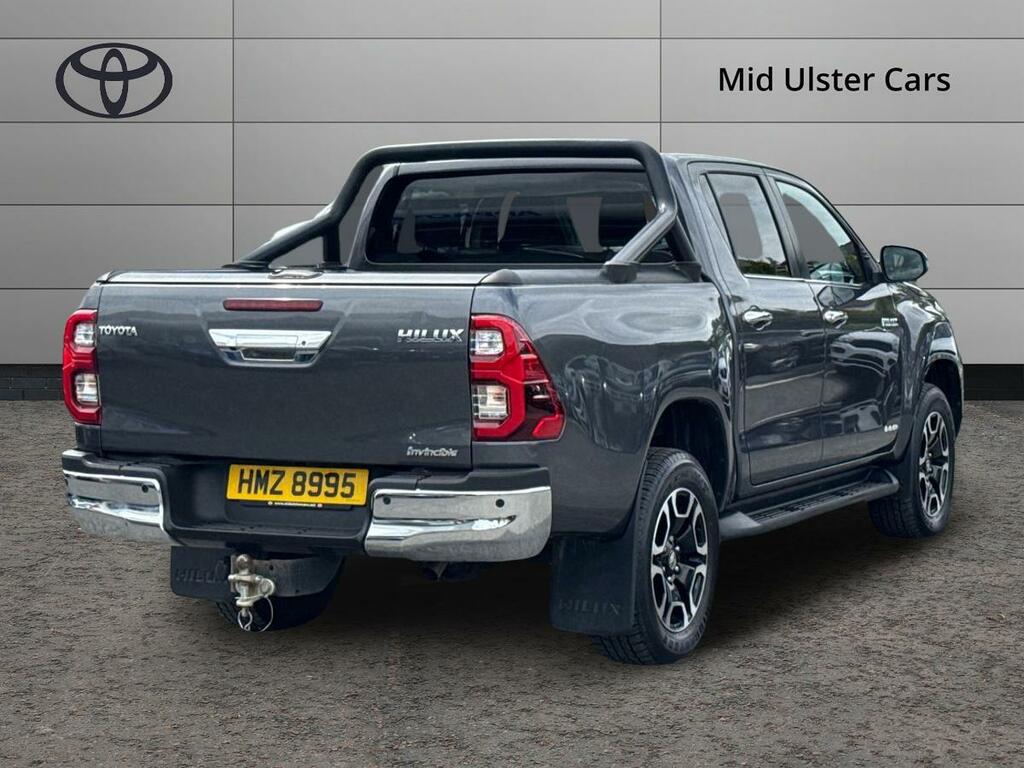 Toyota HILUX Pickup Black #16