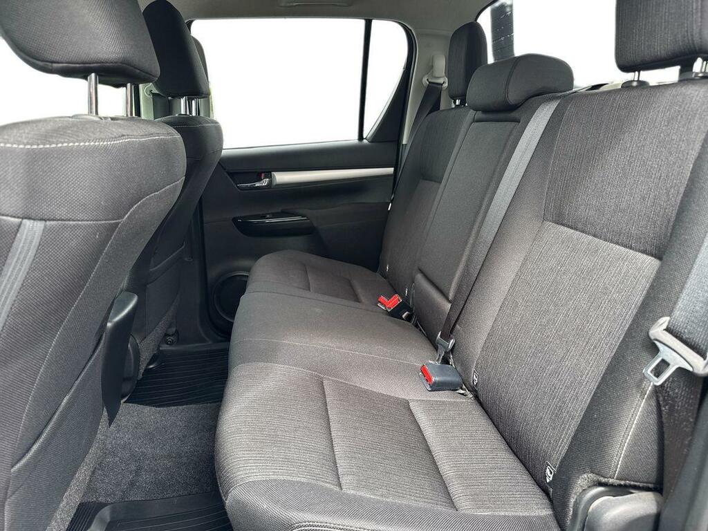 Toyota HILUX Pickup Black #11