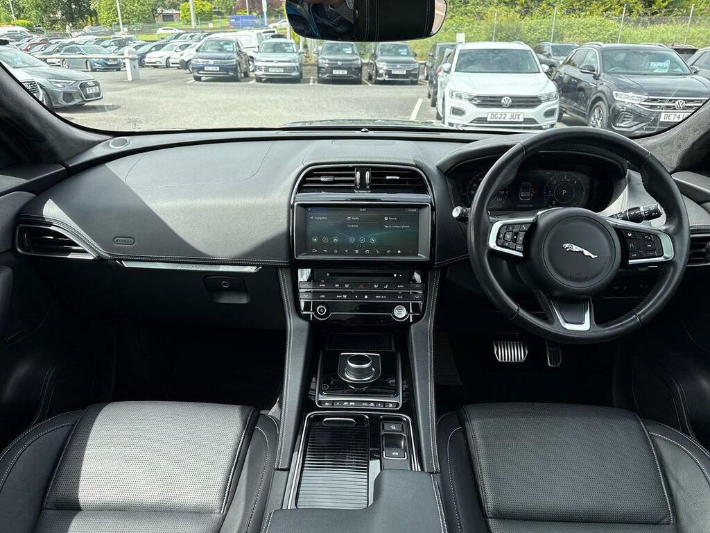 Jaguar F-Pace F-pace Chequered Flag Awd D White #8