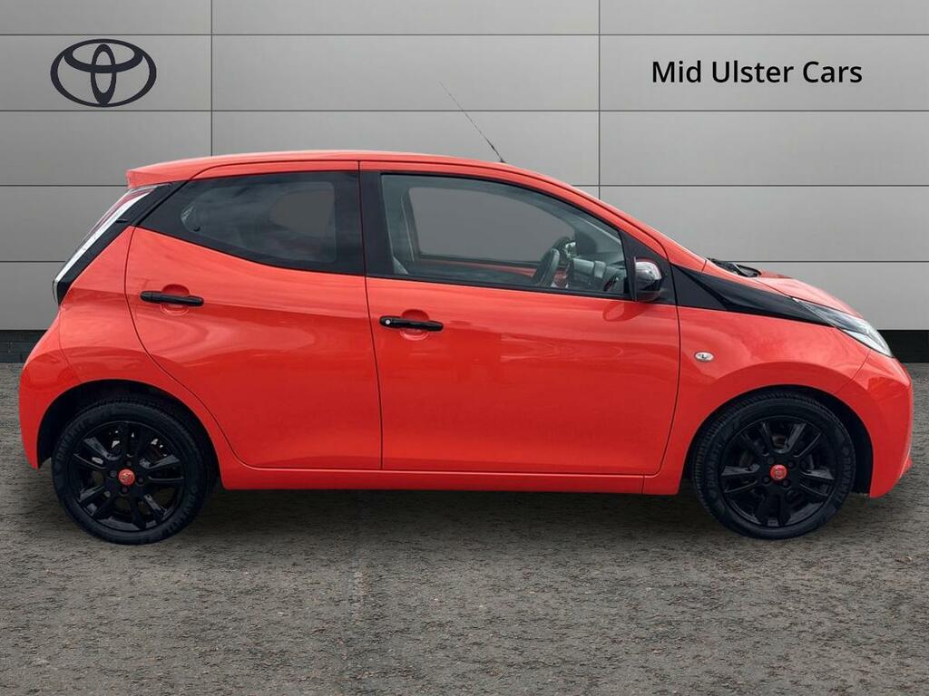 Toyota Aygo 1.0 Vvt-i X-cite Orange #4