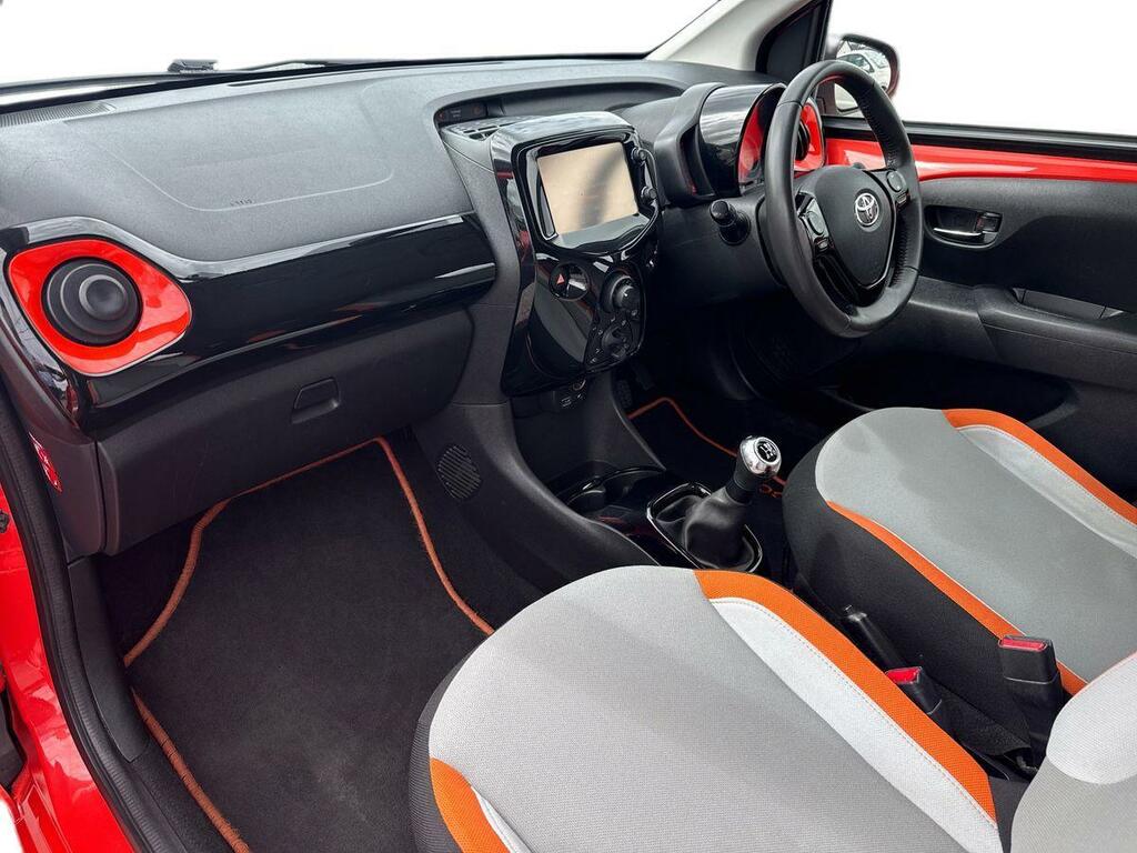 Toyota Aygo 1.0 Vvt-i X-cite Orange #2