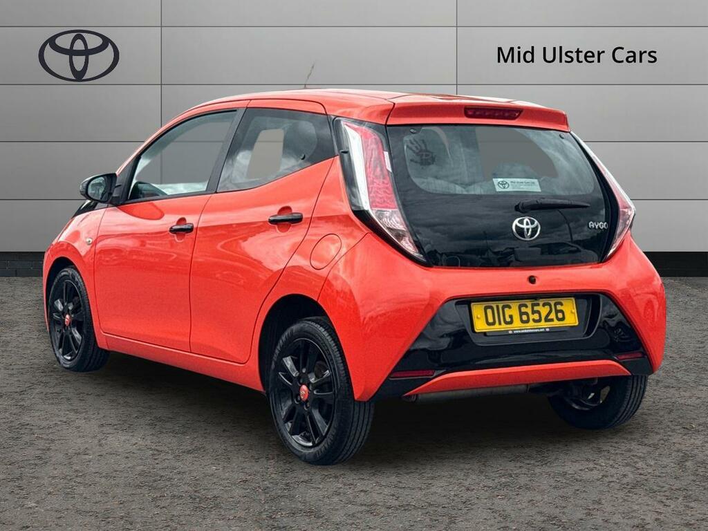 Toyota Aygo 1.0 Vvt-i X-cite Orange #3