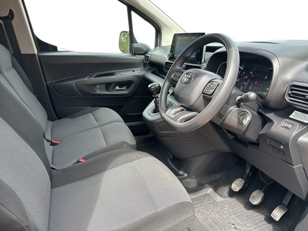Toyota Proace City 1.5D 100 Design Van 6 Speed White #6