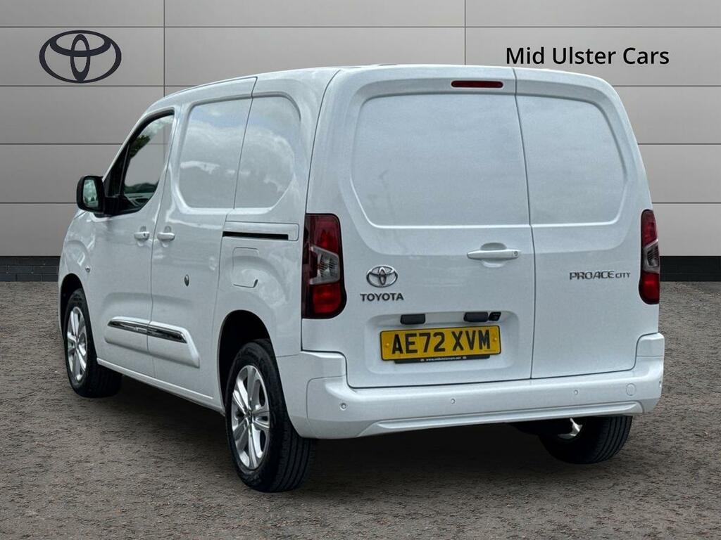 Toyota Proace City 1.5D 100 Design Van 6 Speed White #3