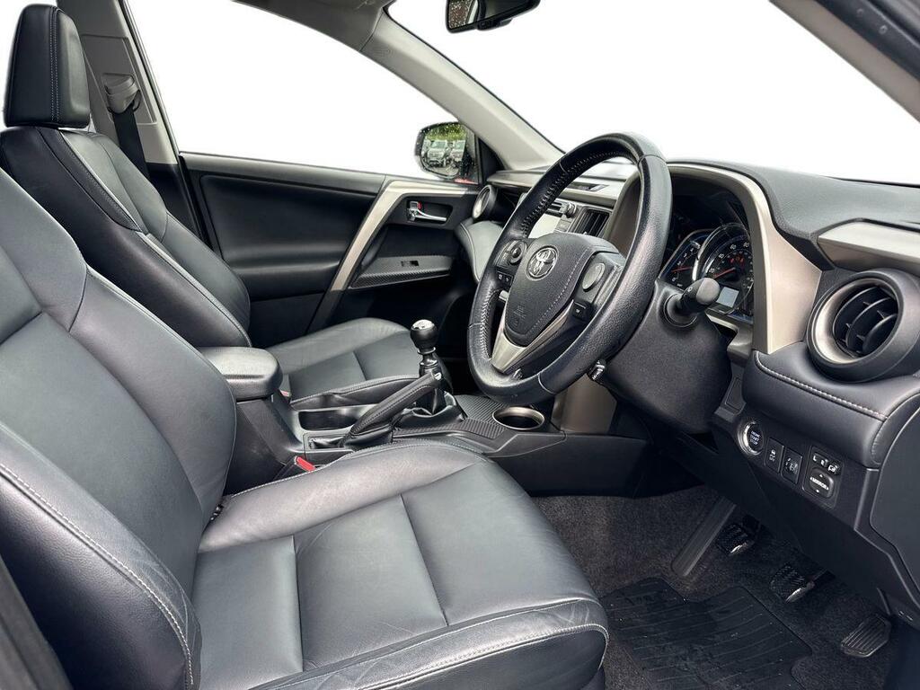 Toyota Rav 4 2.2 D-4d Invincible Silver #6