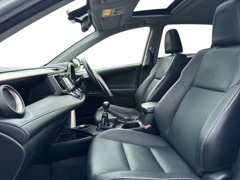 Toyota Rav 4 2.2 D-4d Invincible Silver #2