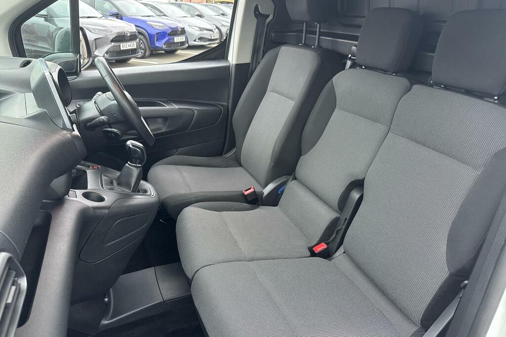 Toyota Proace City Bluehdi Active Short Panel Grey #10