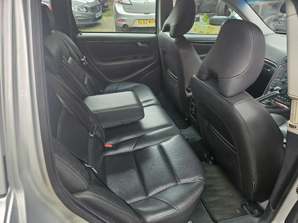 Volvo V70 V70 R Black #10