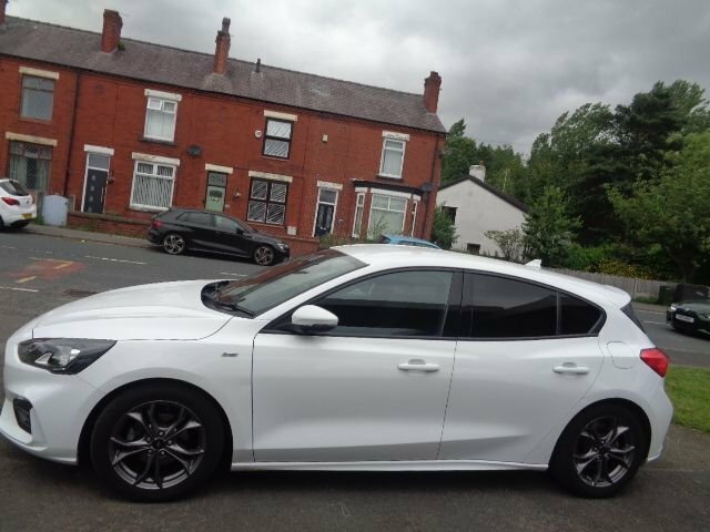 Ford Focus 1.0T Ecoboost St-line Hatchback CV68PZY White #5