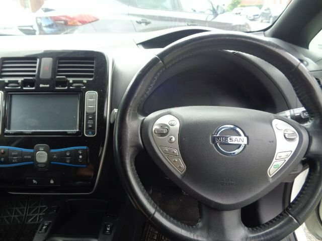 Nissan Leaf 24Kwh Tekna White #9
