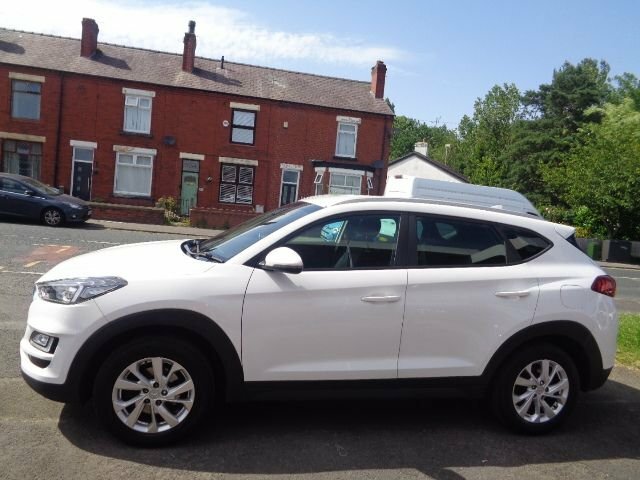 Hyundai Tucson 1.6 Gdi Se Nav Suv Euro 6 S S WV19RUH White #5