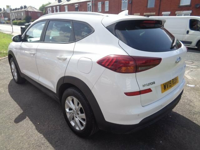 Hyundai Tucson 1.6 Gdi Se Nav Suv Euro 6 S S WV19RUH White #6