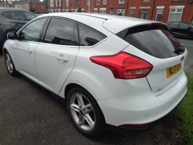Ford Focus 1.5 Tdci Zetec Edition Hatchback White #6