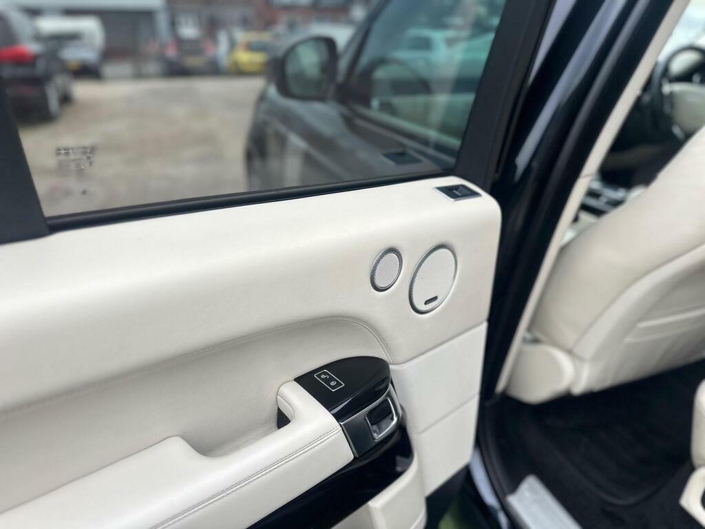 Land Rover Range Rover Tdv6 Vogue Black #24