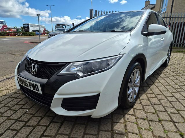 Honda Civic I-vtec S Hatchback White #3