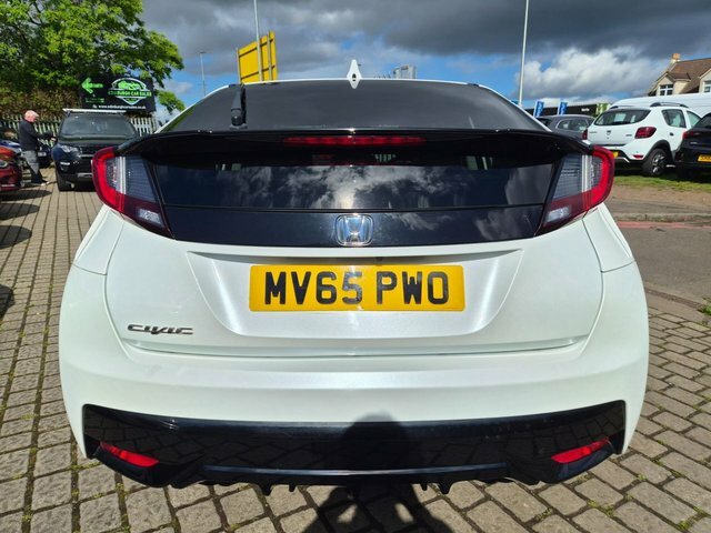 Honda Civic I-vtec S Hatchback White #5