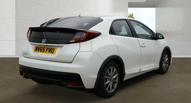 Honda Civic I-vtec S Hatchback White #4