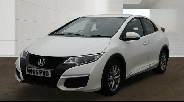 Honda Civic I-vtec S Hatchback White #2