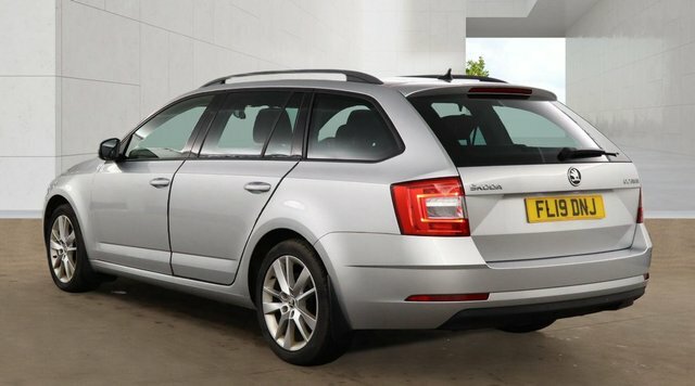 Skoda Octavia Tdi Se L Estate Silver #3