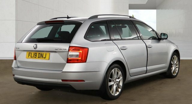 Skoda Octavia Tdi Se L Estate Silver #4