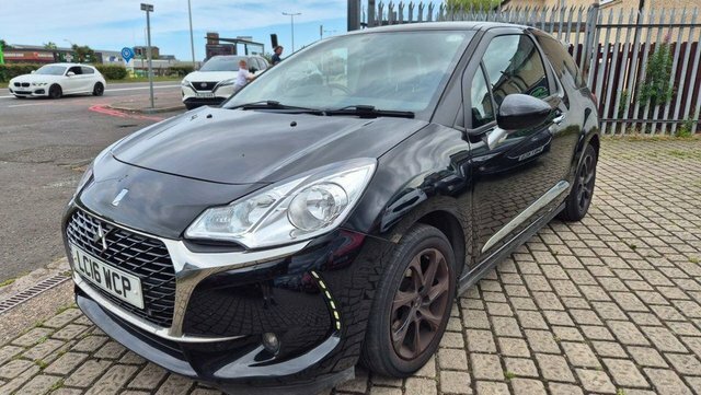 DS DS 3 Bluehdi Elegance Hatchback Black #3
