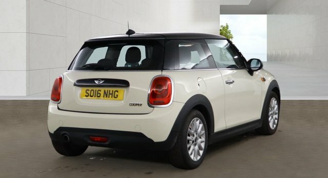 Mini Hatch Cooper Hatchback White #4