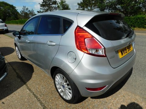 Ford Fiesta Titanium Silver #6