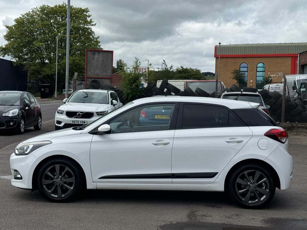 Hyundai I20 1.2 Premium Euro 6 MM15APK White #4