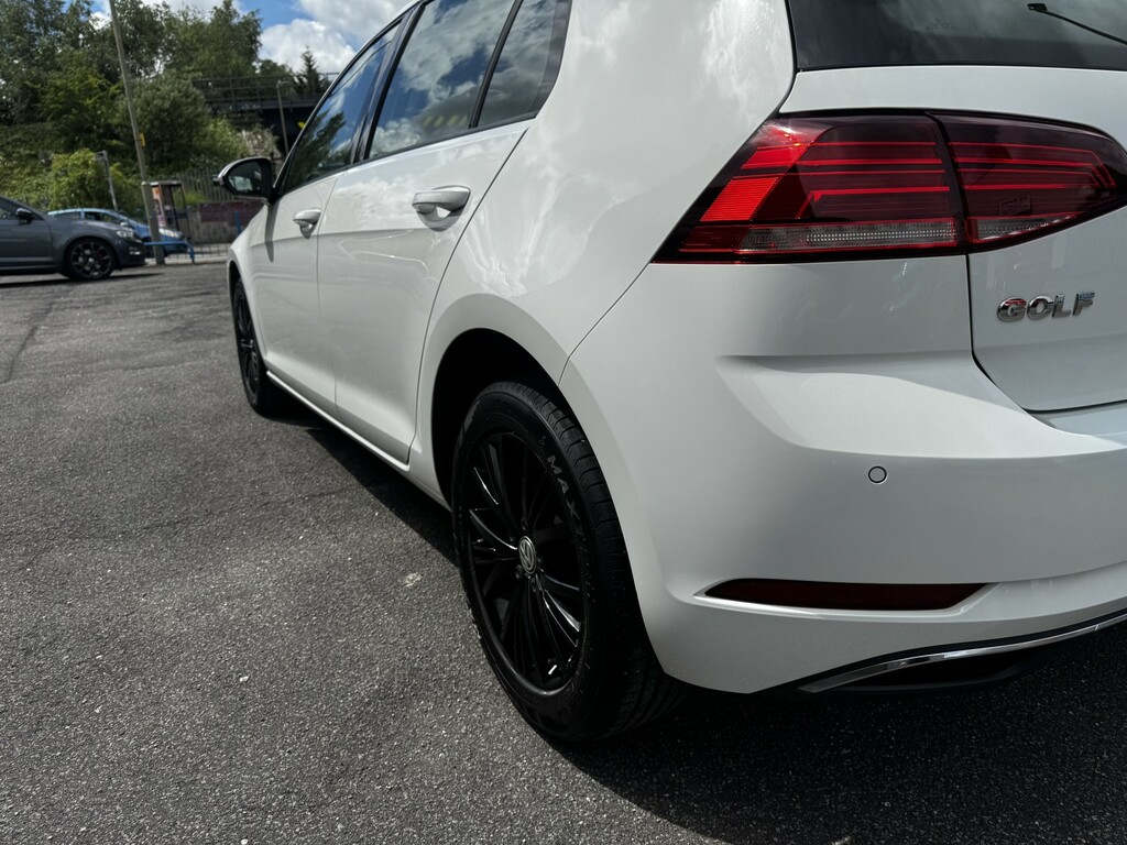 Volkswagen Golf 1.6 Tdi Se Nav 2017 RE67VZD White #4