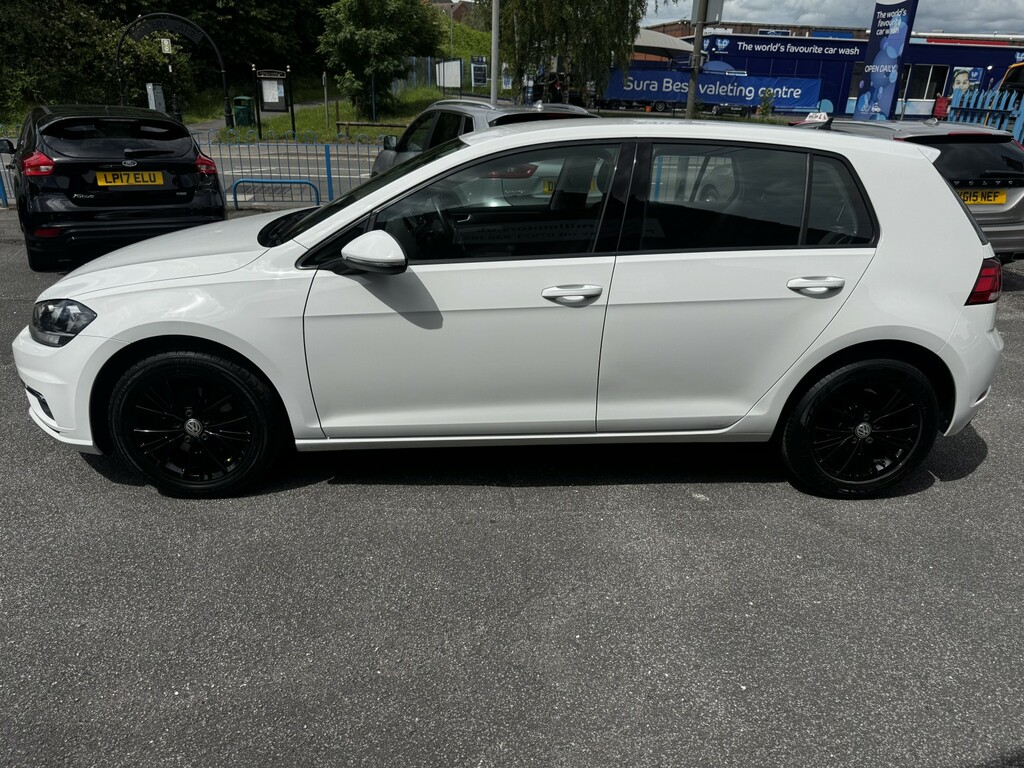 Volkswagen Golf 1.6 Tdi Se Nav 2017 RE67VZD White #2
