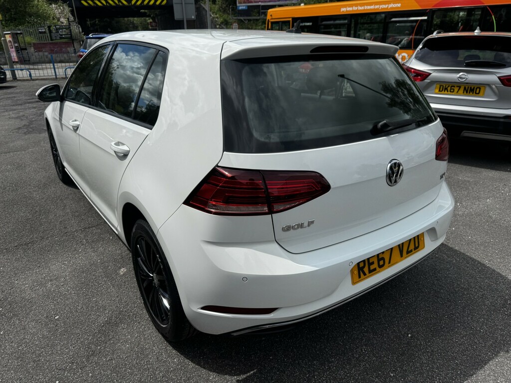 Volkswagen Golf 1.6 Tdi Se Nav 2017 RE67VZD White #3