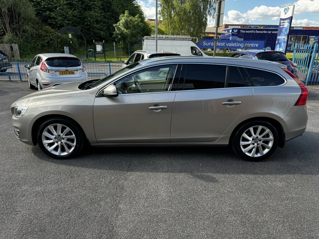 Volvo V60 2.0 Se Lux D4 181Hp Gold #2