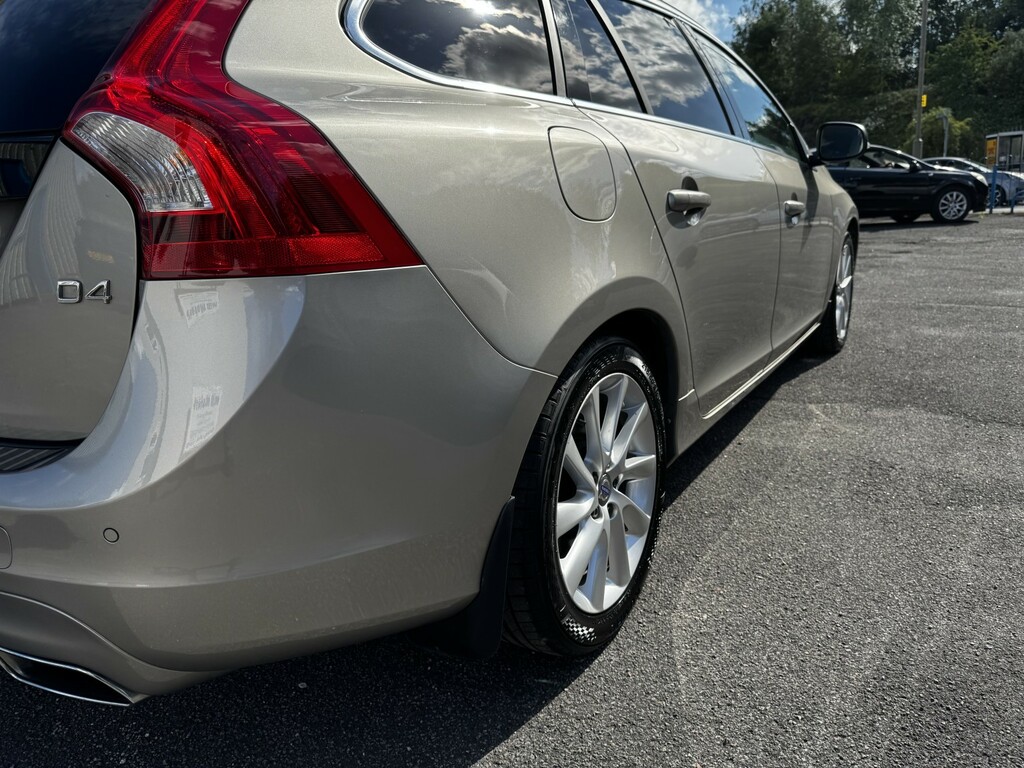 Volvo V60 Polestar Black #7