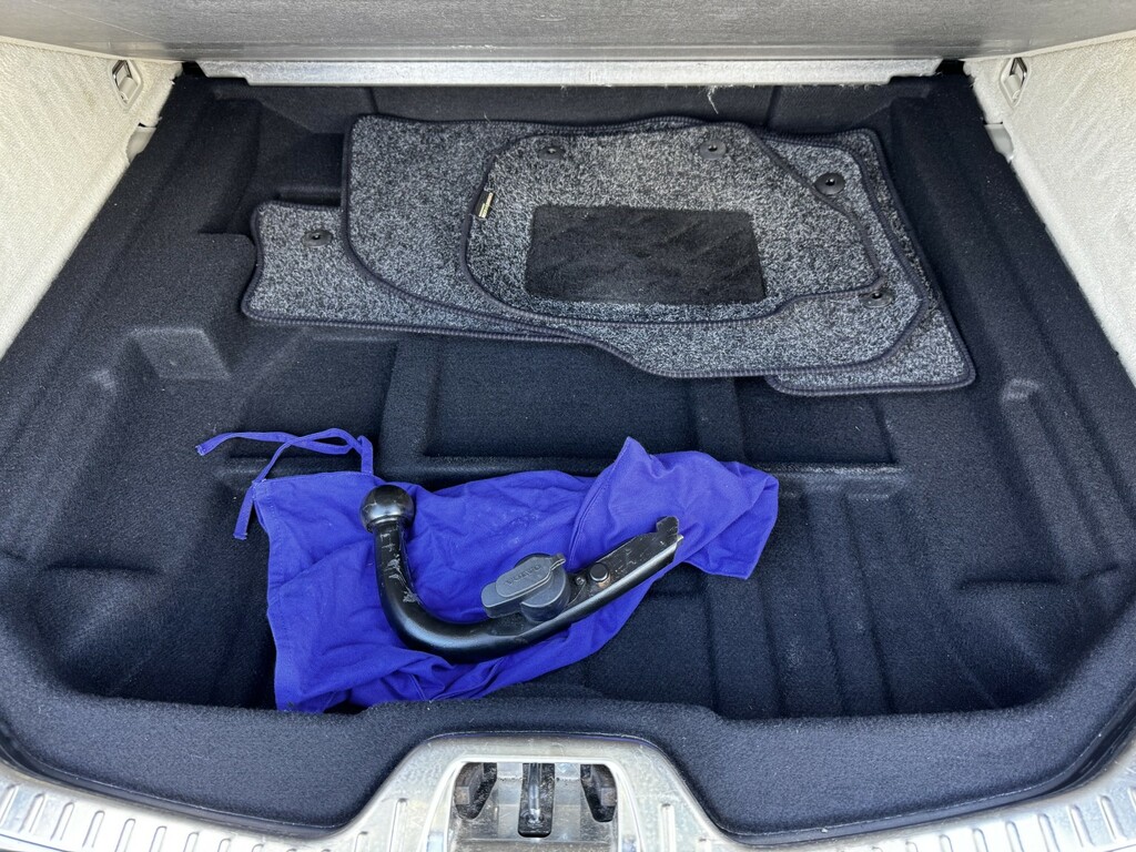 Volvo V60 Polestar Black #36
