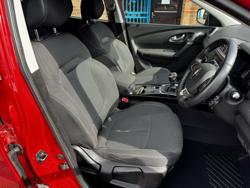 Renault Kadjar 1.5 Dci Signature Nav Edc Red #33