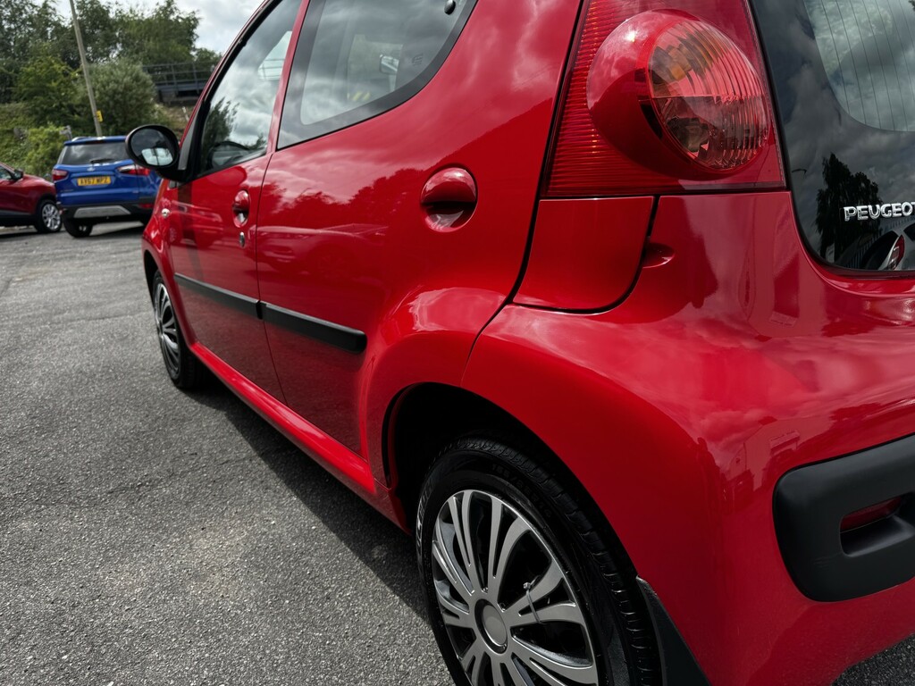 Peugeot 107 1.0 12V Urban Red #4
