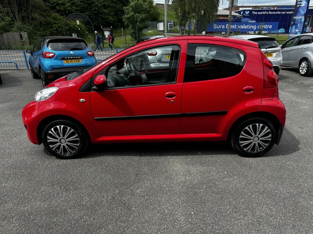 Peugeot 107 1.0 12V Urban Red #2