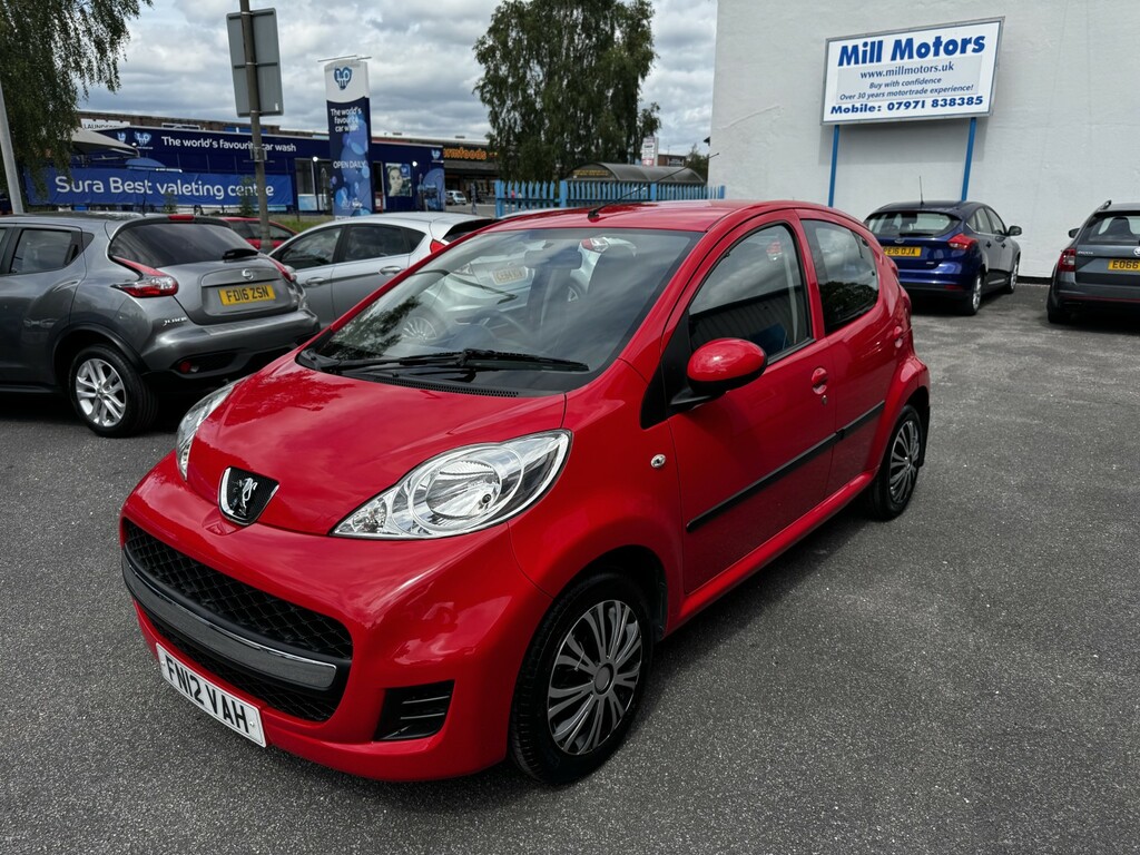 Peugeot 107 1.0 12V Urban Red