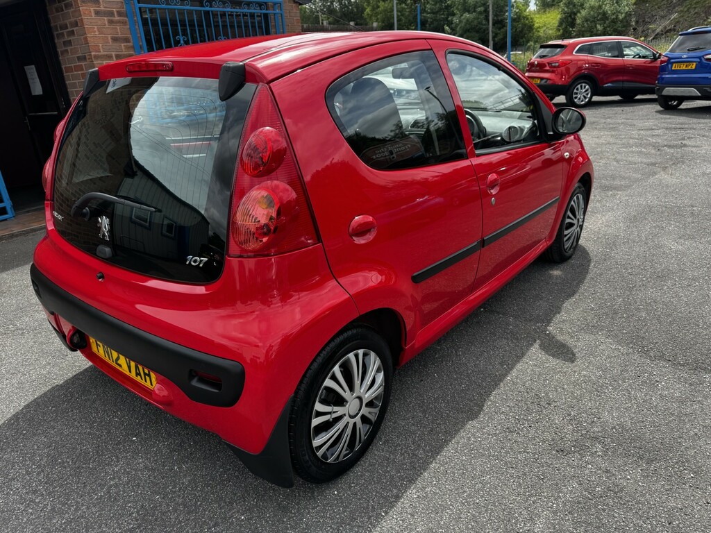 Peugeot 107 Silver #7
