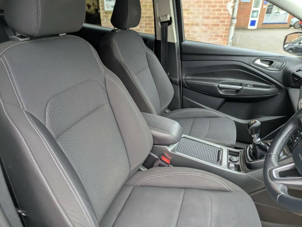 Ford Kuga 1.5 Tdci Zetec 2Wd Silver #6