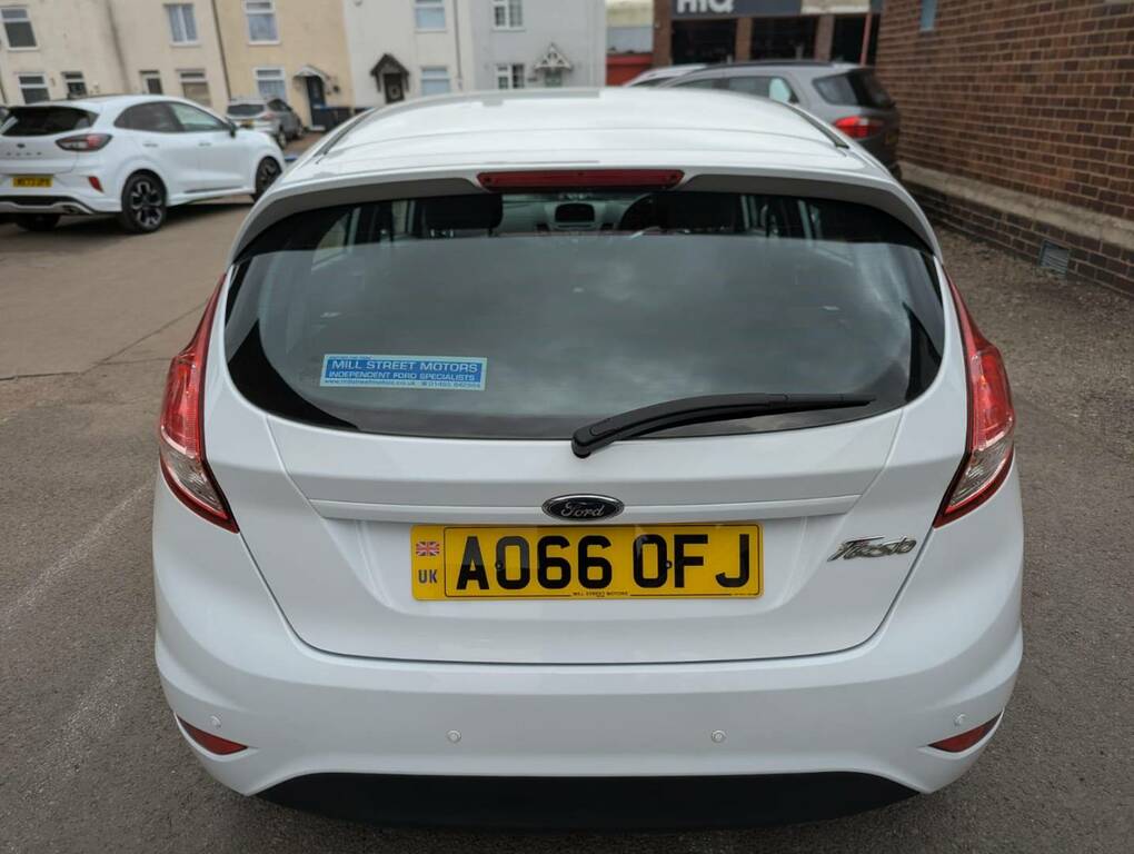 Ford Fiesta 1.5 Tdci Zetec White #2