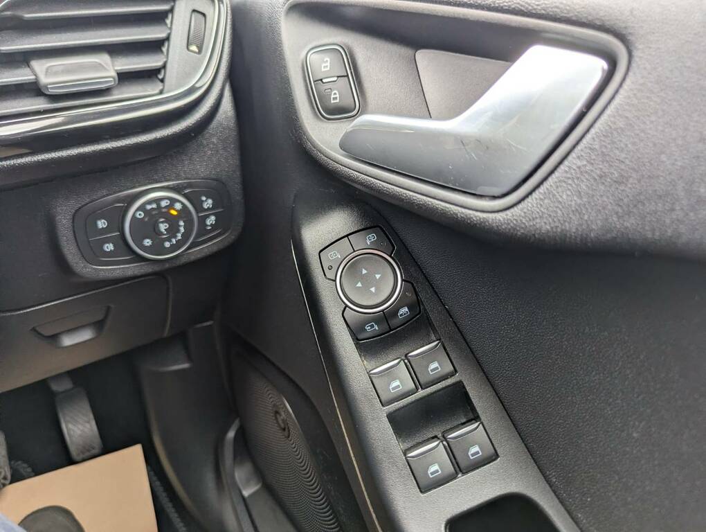 Ford Fiesta 1.0 Ecoboost Titanium X Black #6